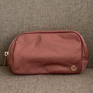 NWT Lululemon Wear Everywhere Bag